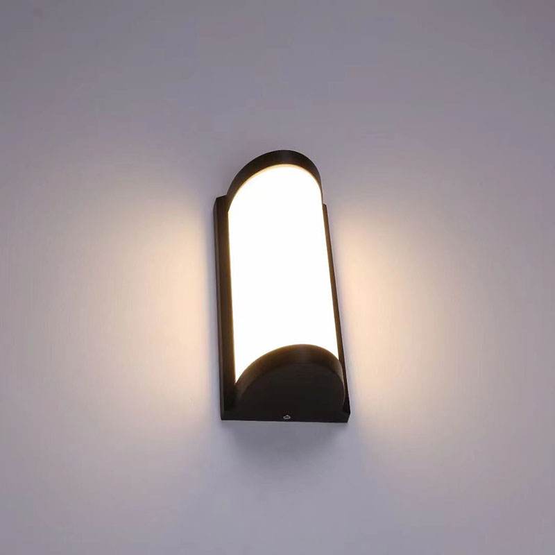 Outdoor Semi-Cylindrical Wall Light
