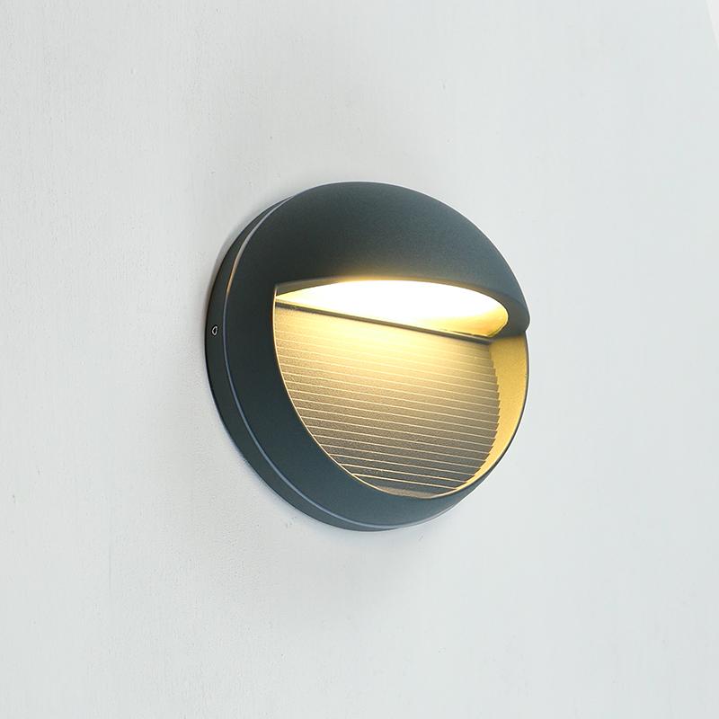 Aluminum surface mounted led eyelid outdoor wall light