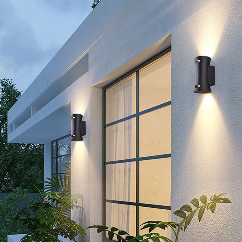 Modern Outdoor Wall Lamp