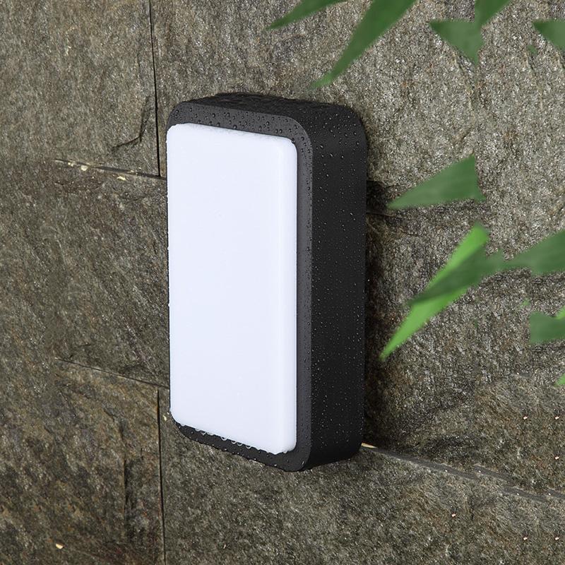 Bulkhead outside light